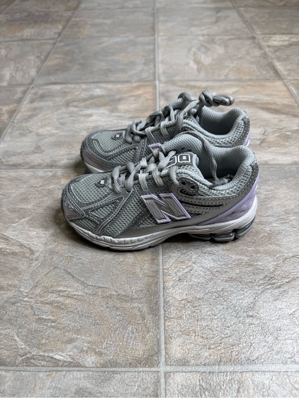 New Balance 1906R Silver Metallic Milk Violet PS Girls Shoe Size 11c PC1906CX - Picture 5 of 8